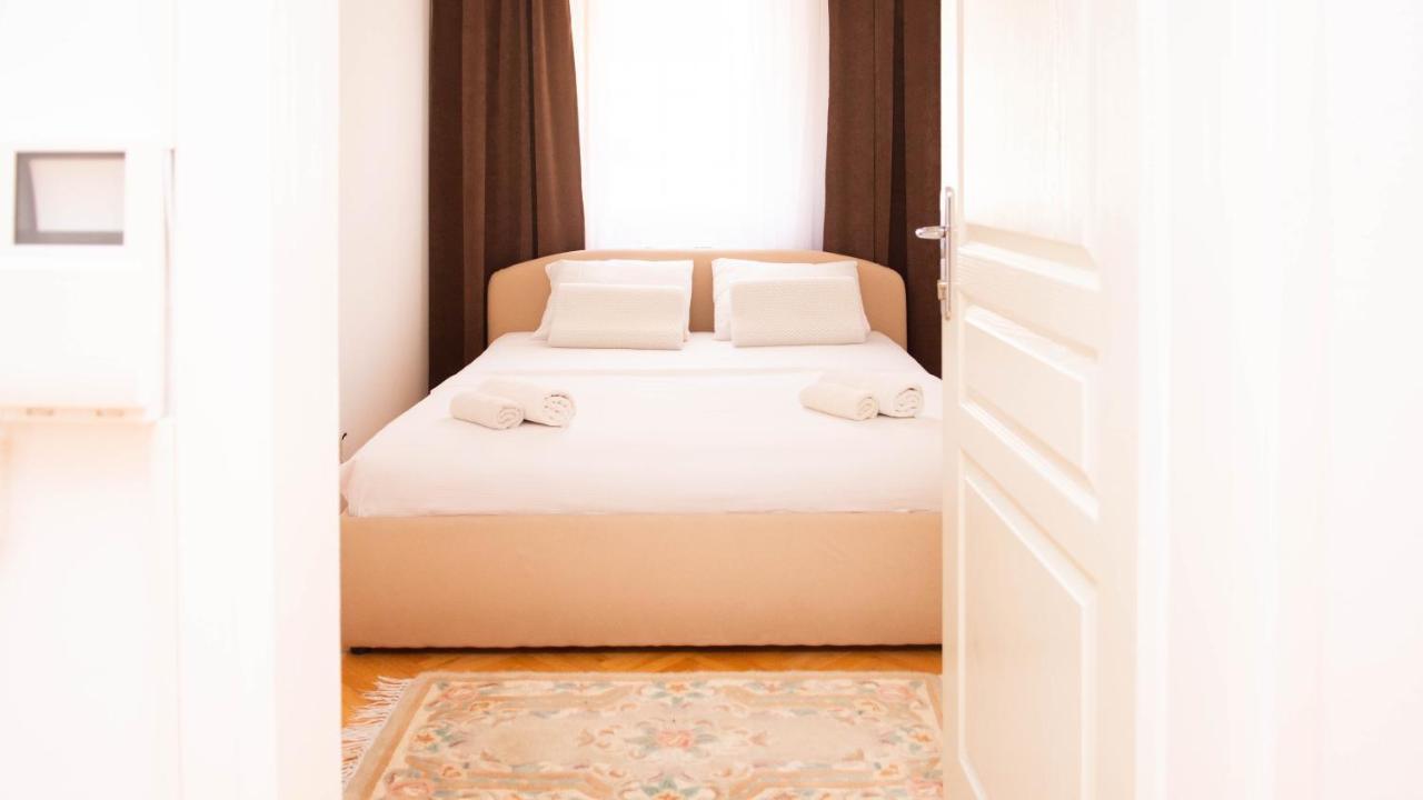 Beautiful Duplex In Heart Of Old Town - Free Parking Apartment Sarajevo Bagian luar foto